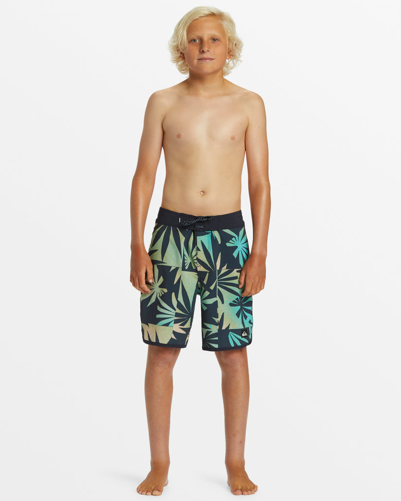 Boys 8-16 Highline Scallop 19" Boardshorts -