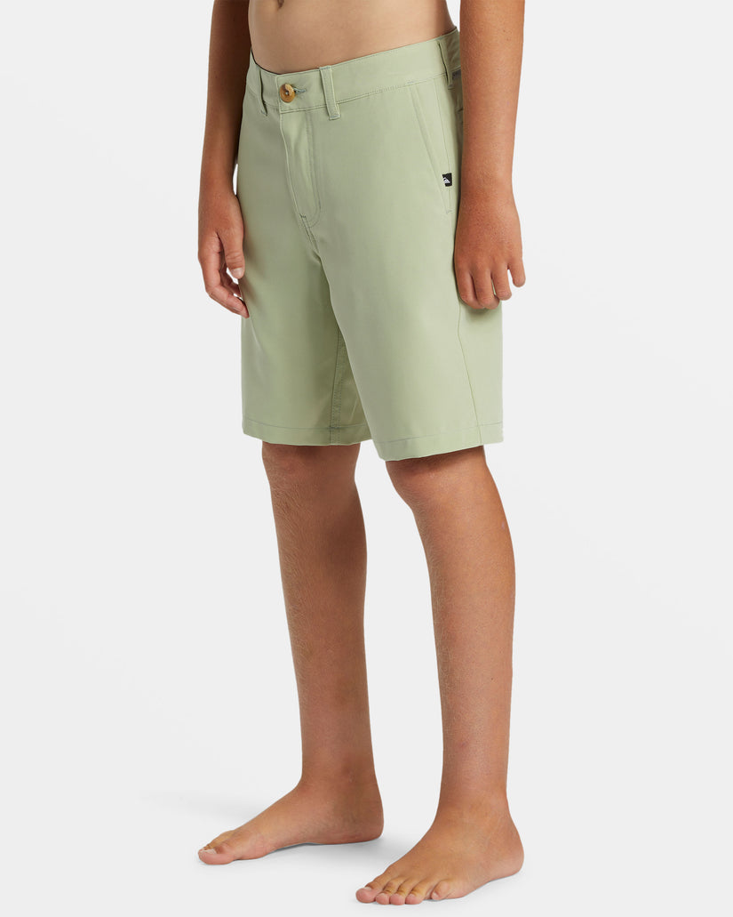 Boys 8-16 Union Amphibian 17" Hybrid Shorts - Desert Sage