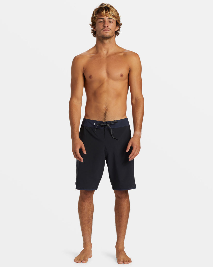 Highline Scallop 19" Boardshorts - Black